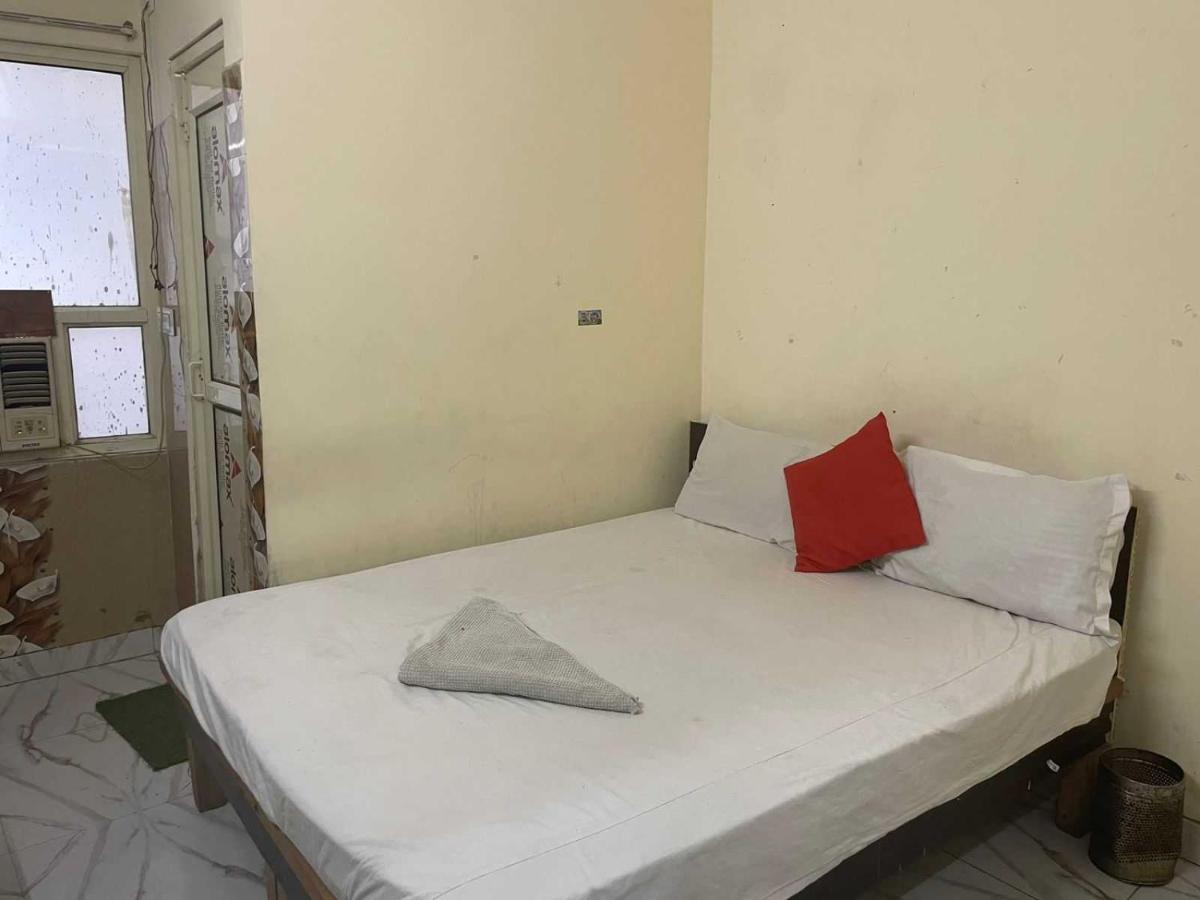 Hotel O Devansh Inn Nuova Delhi Esterno foto