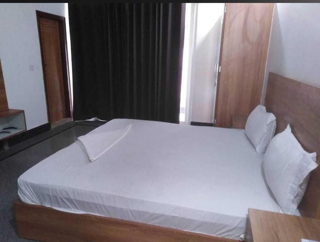 Hotel O Devansh Inn Nuova Delhi Esterno foto